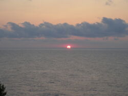 Sonnenuntergang hinter dem Hotel