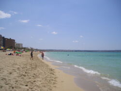 Eigentlich ein schöner Strand, wenn nur die vielen Hotels nicht wären.